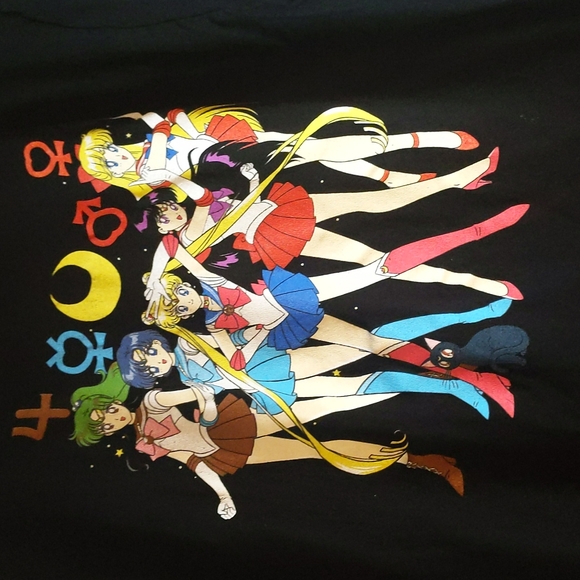 Sailor Moon Tee - Picture 2 of 9